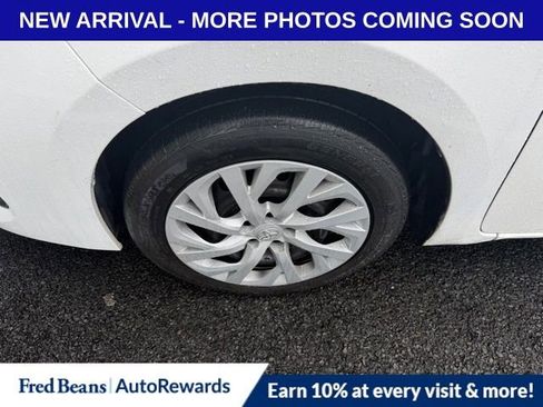 Used 2018 Toyota Corolla LE image 4