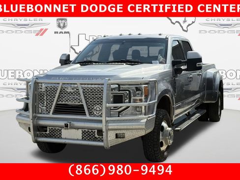 Used 2020 Ford F350 Lariat w/ Lariat Value Package image 1