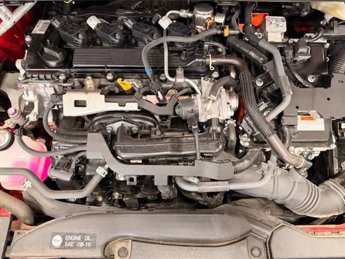Used 2024 Toyota Prius XLE FWD image 40
