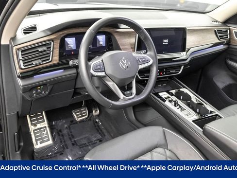 Certified 2025 Volkswagen Atlas SEL Premium R-Line image 5
