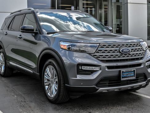 Used 2022 Ford Explorer Limited w/ Equipment Group 301A AWD/4WD image 12