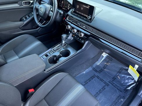 Certified 2025 Honda Civic Sport image 30