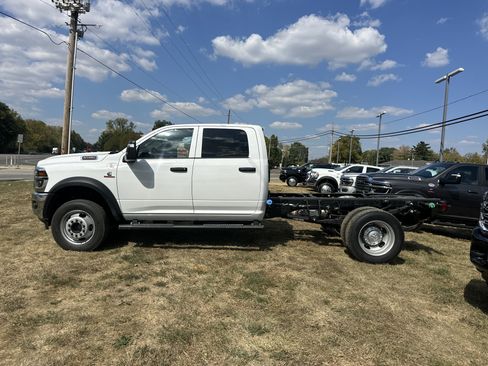 New 2026 RAM 5500 Tradesman AWD/4WD image 22