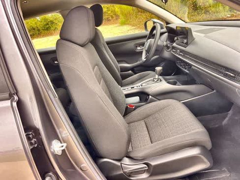 Certified 2024 Honda HR-V LX image 12