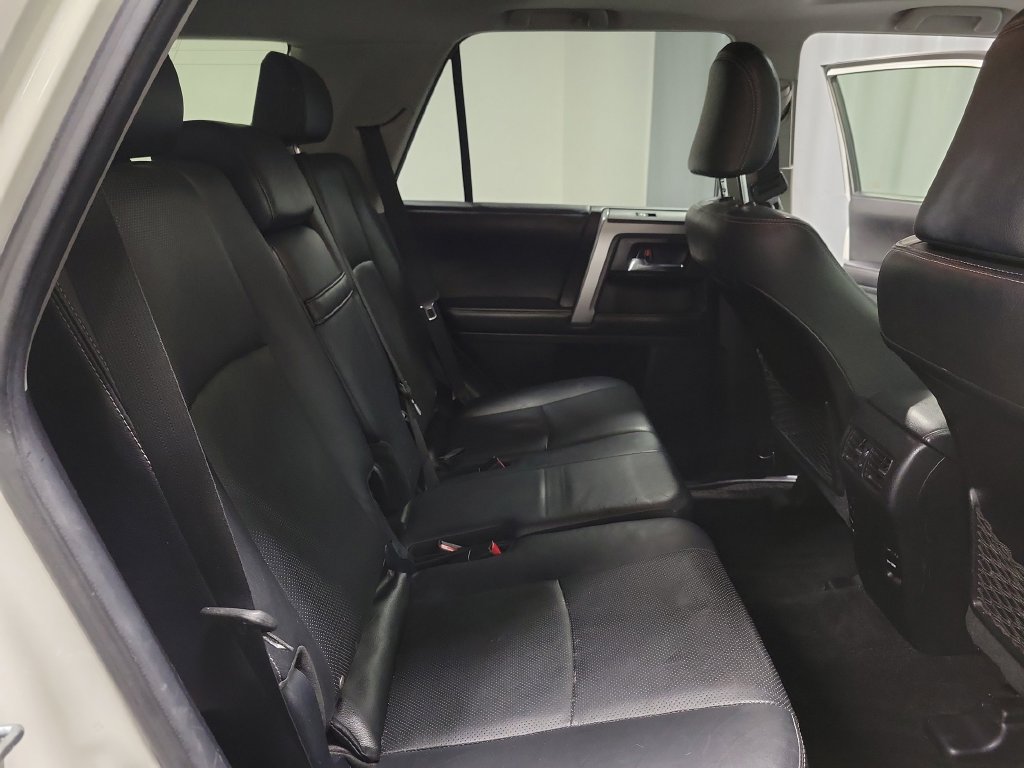 Used 2015 Toyota 4Runner Limited AWD/4WD image 31