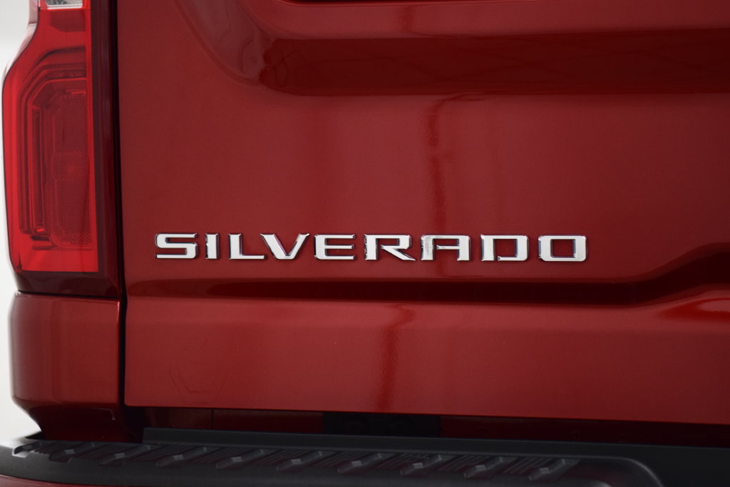 Used 2024 Chevrolet Silverado 3500 High Country w/ Technology Package AWD/4WD image 22