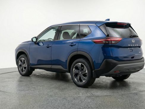 Used 2025 Nissan Rogue SV image 6