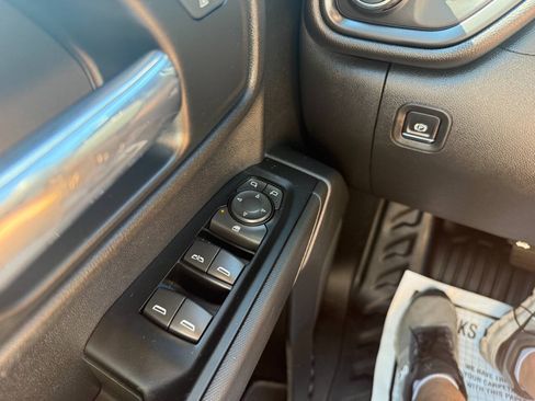 Used 2019 Chevrolet Silverado 1500 W/T w/ WT Fleet Convenience Package AWD/4WD image 17