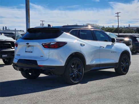 Used 2022 Chevrolet Blazer RS w/ Enhanced Convenience Package image 4