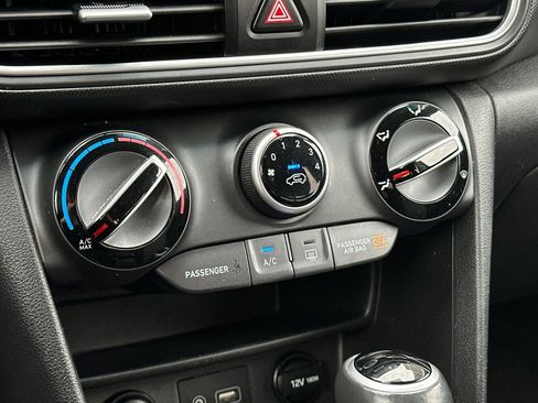 Used 2018 Hyundai Kona SEL image 20