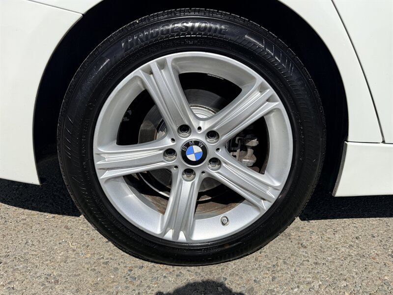 Used 2015 BMW 328i Sedan RWD image 29