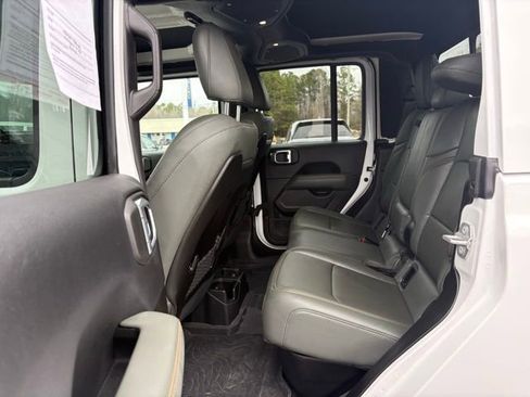 Used 2024 Jeep Gladiator Mojave image 25