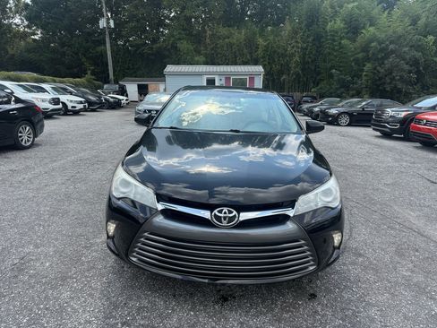 Used 2017 Toyota Camry LE image 2