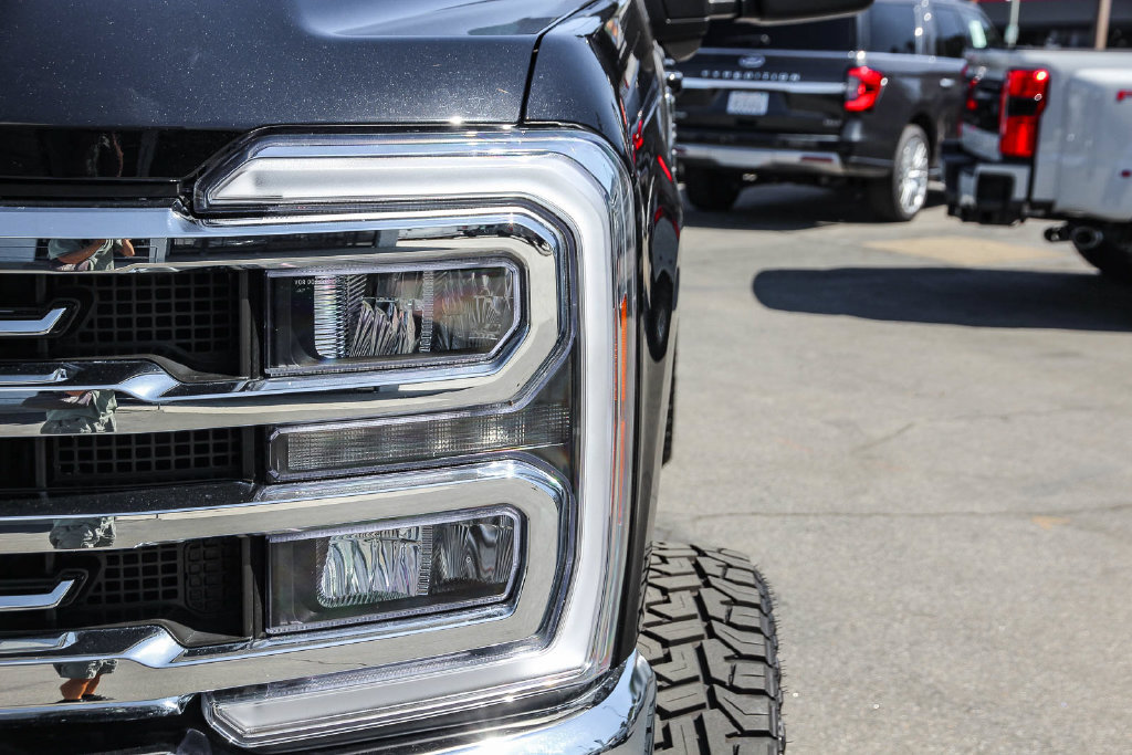 Used 2026 Ford F250 Lariat AWD/4WD image 10