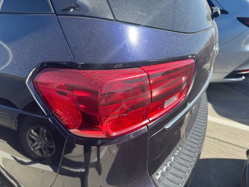 Used 2020 Kia Sedona EX image 7