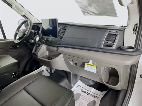 New 2025 Ford Transit 250 148 Medium Roof image 28