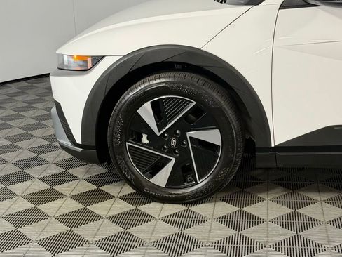 Used 2025 Hyundai Ioniq 5 SEL image 12