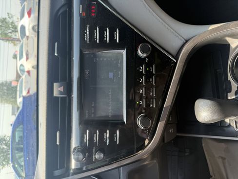 Used 2018 Toyota Camry LE image 14