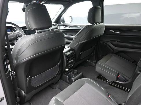 New 2026 Jeep Grand Cherokee L 4WD image 17