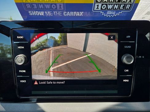 Used 2025 Volkswagen Jetta SE FWD image 28