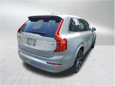 Certified 2023 Volvo XC90 B6 Ultimate w/ Protection Package Premier image 5