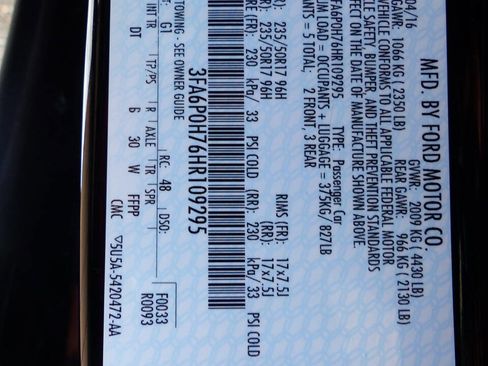 Used 2017 Ford Fusion SE FWD image 22