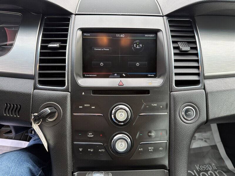 Used 2013 Ford Taurus SEL FWD image 20