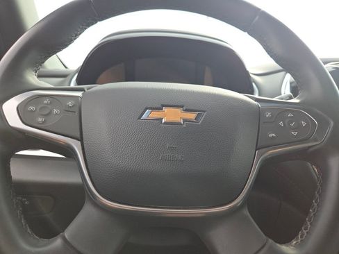 Used 2023 Chevrolet Traverse LT FWD image 28