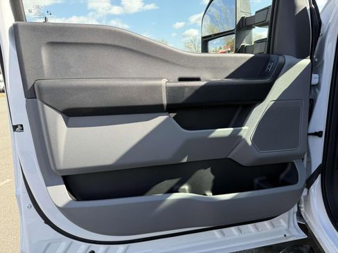 New 2025 Ford F550 4x4 Crew Cab Super Duty image 8