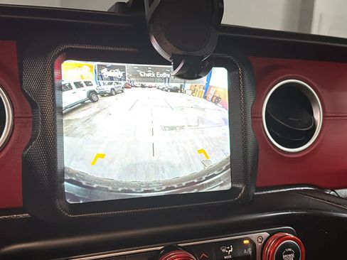 Used 2023 Jeep Wrangler Unlimited Rubicon 4xe AWD/4WD image 16