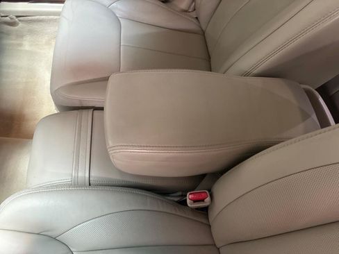 Used 2008 Cadillac DTS FWD image 23