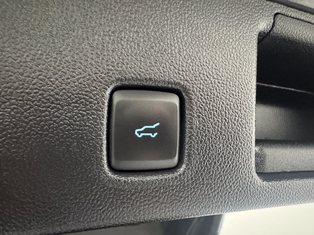 Used 2022 Ford Escape Titanium AWD/4WD image 38