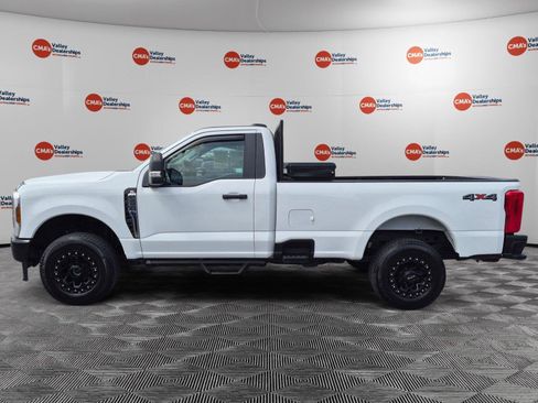 Used 2025 Ford F250 XL AWD/4WD image 2