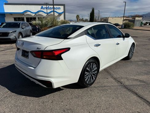 Used 2024 Nissan Altima 2.5 SV image 5