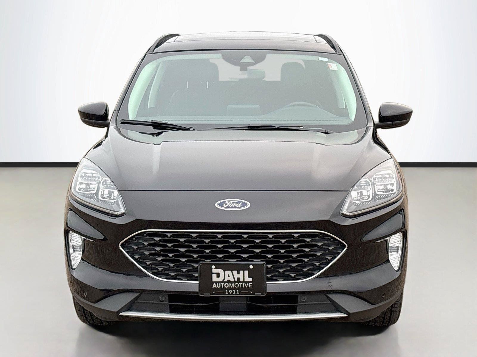 Used 2022 Ford Escape Titanium w/ Class II Trailer Tow Package AWD/4WD image 3