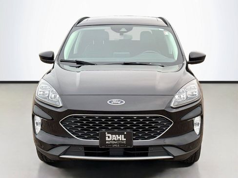 Used 2022 Ford Escape Titanium w/ Class II Trailer Tow Package AWD/4WD image 3