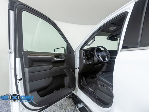Used 2023 GMC Sierra 1500 SLE AWD/4WD image 9
