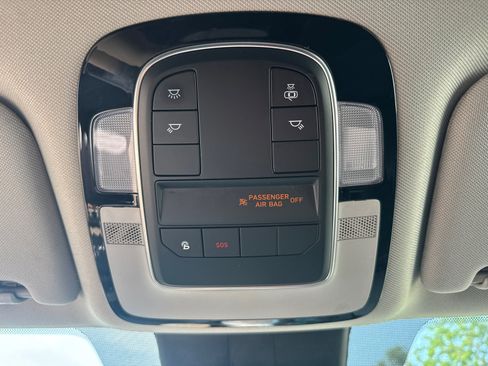 Used 2021 Hyundai Santa Fe SEL w/ Convenience Package AWD/4WD image 10