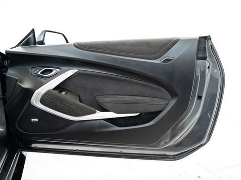 Used 2018 Chevrolet Camaro ZL1 RWD image 23