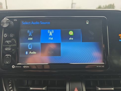 Used 2018 Toyota C-HR XLE image 31