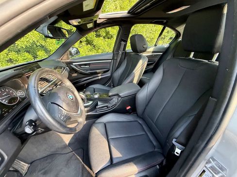 Used 2018 BMW 330i xDrive Sedan AWD/4WD image 4