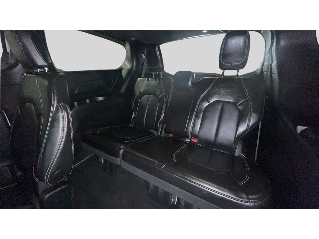 Used 2025 Chrysler Pacifica Select FWD image 17