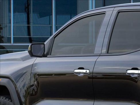 New 2026 GMC Canyon Denali image 12