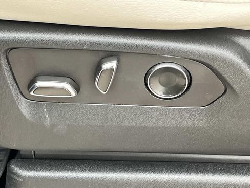 Used 2021 Cadillac Escalade Sport w/ Driver Assist Tech Package image 27