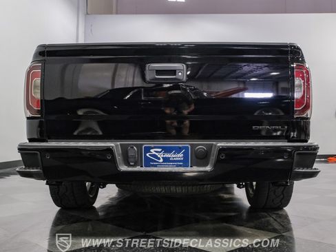 Used 2017 GMC Sierra 1500 Denali w/ Denali Ultimate Package AWD/4WD image 32
