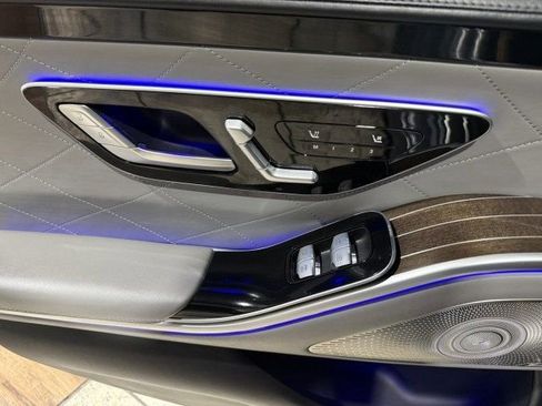 Used 2022 Mercedes-Benz S 580 4MATIC Sedan w/ AMG Line Package image 25