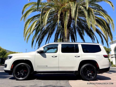 Used 2022 Jeep Wagoneer Series II image 3