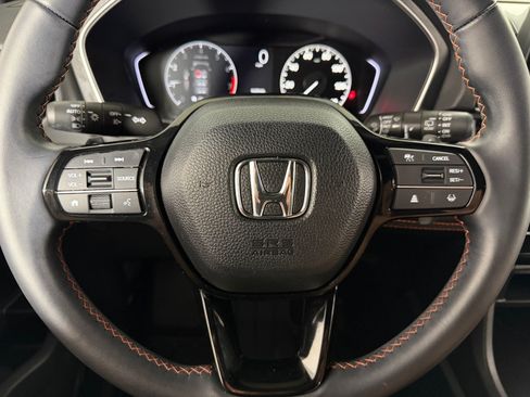 Used 2025 Honda Pilot Sport image 13