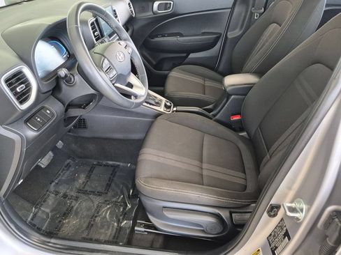 Used 2025 Hyundai Venue SEL FWD image 22