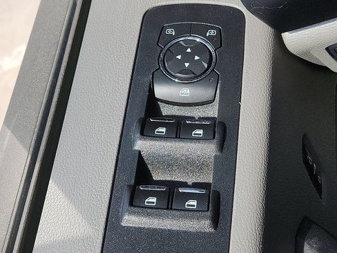Used 2020 Ford F150 XL w/ Equipment Group 101A Mid RWD image 9